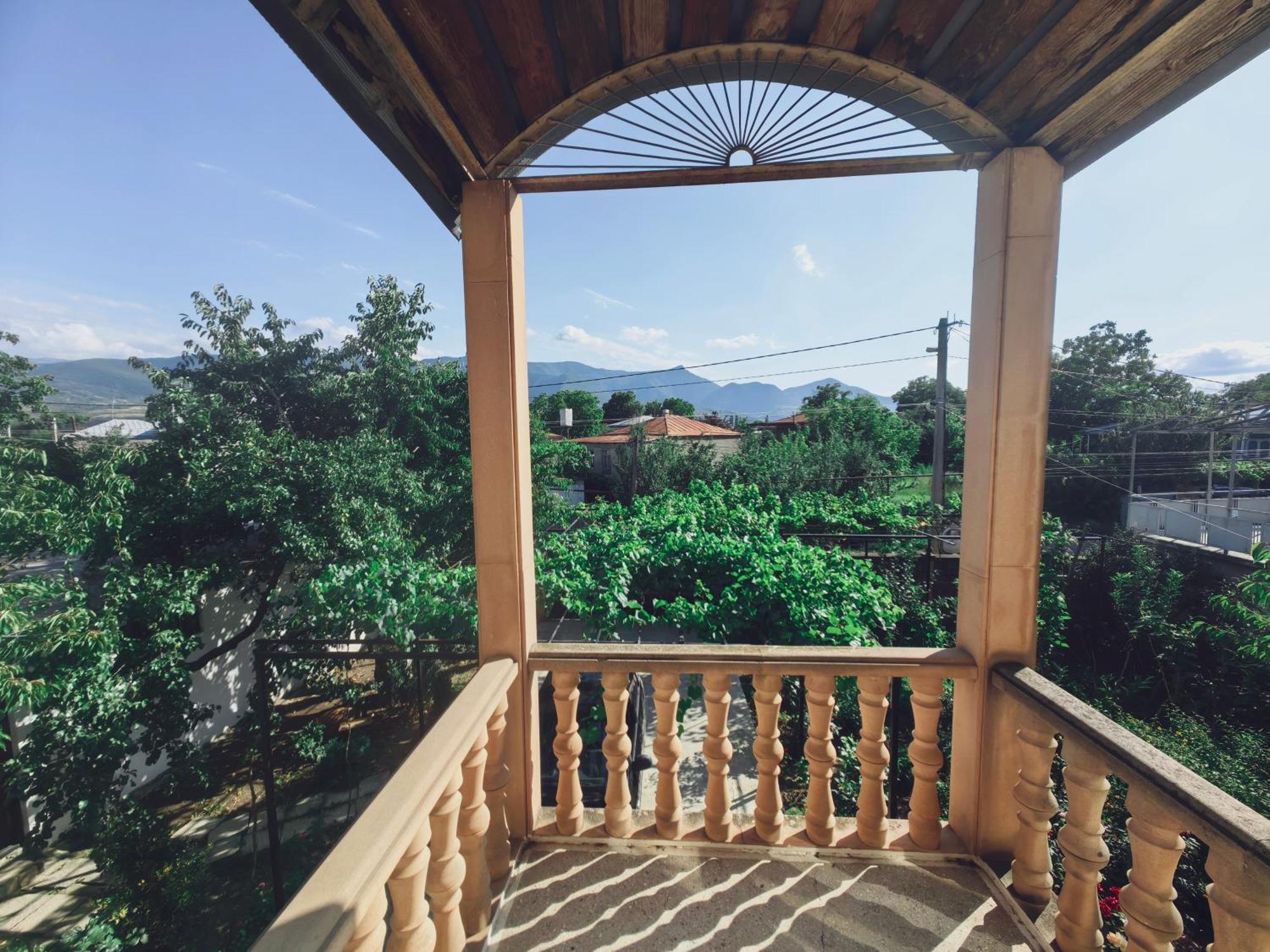 Guest House Metreveli Street 19 Khashuri Екстериор снимка