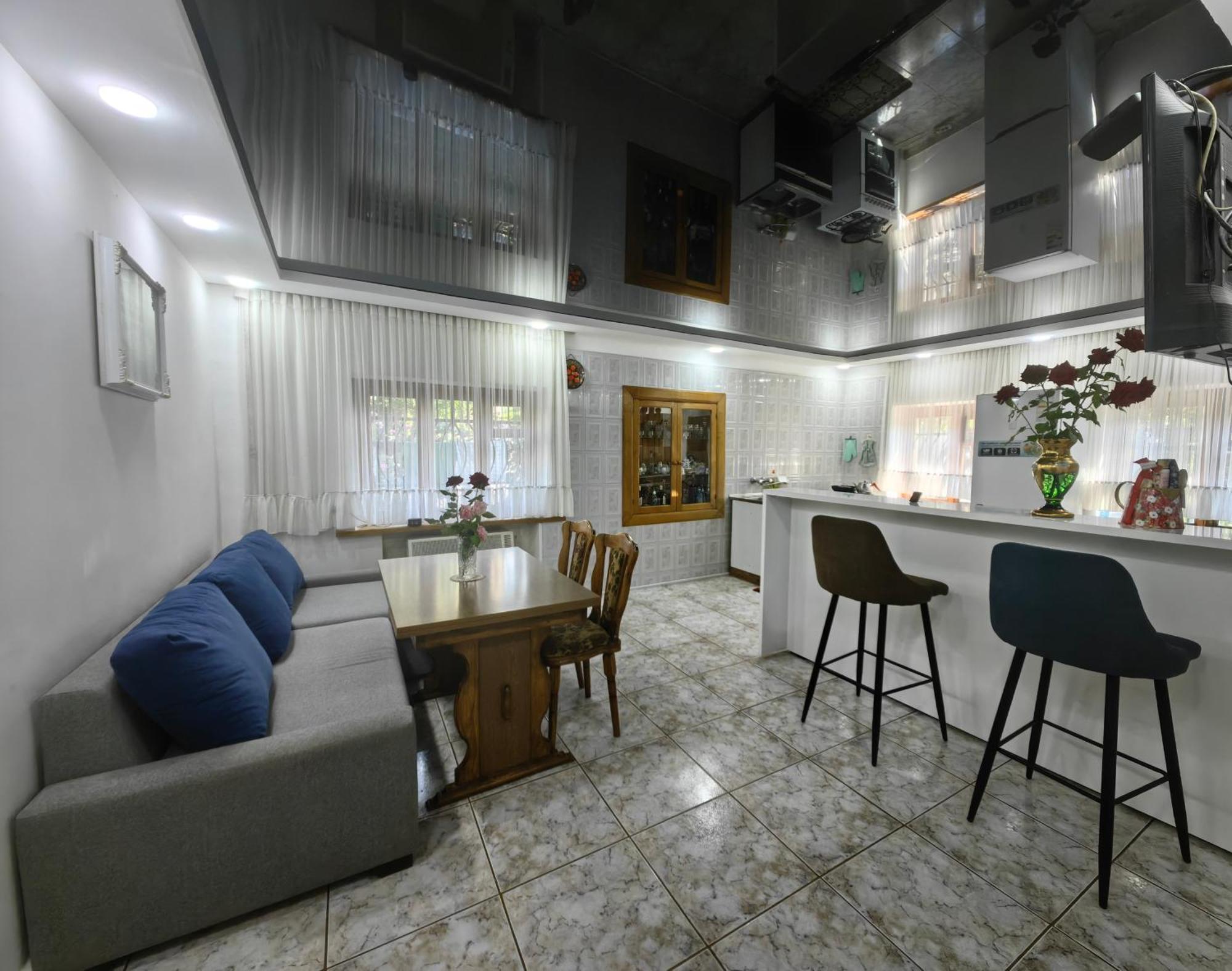 Guest House Metreveli Street 19 Khashuri Екстериор снимка