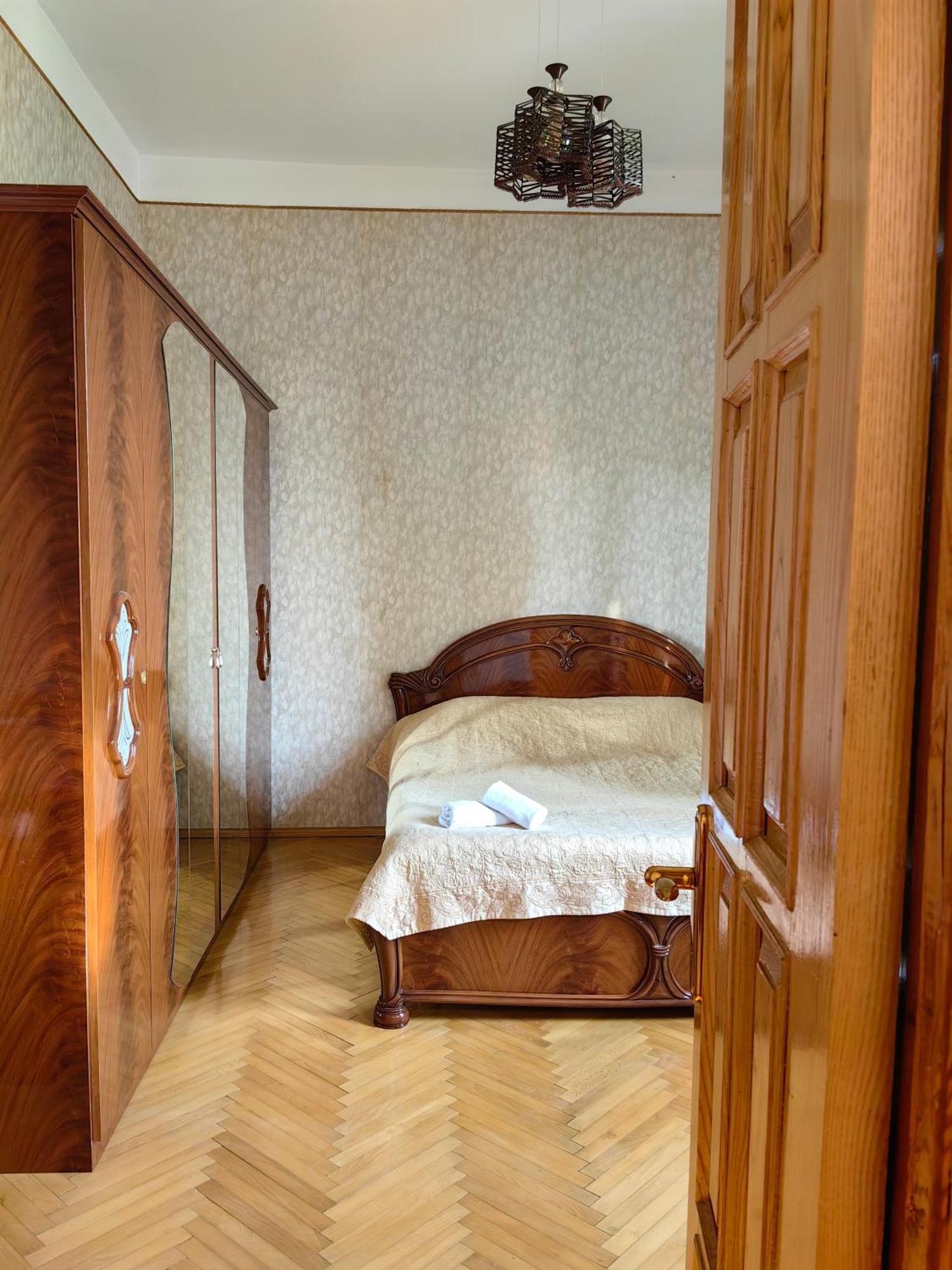 Guest House Metreveli Street 19 Khashuri Екстериор снимка